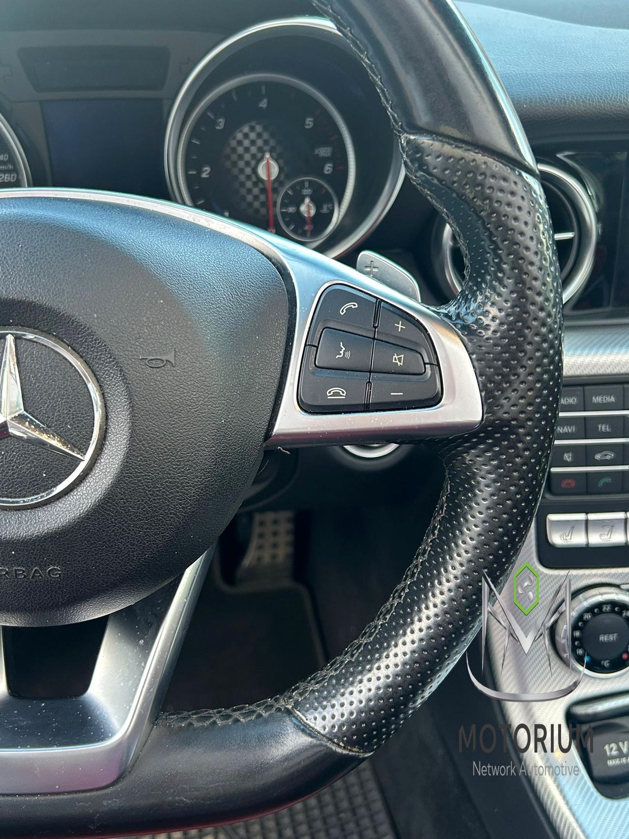 Mercedes-Benz SLC 250 D PREMIUM AMG