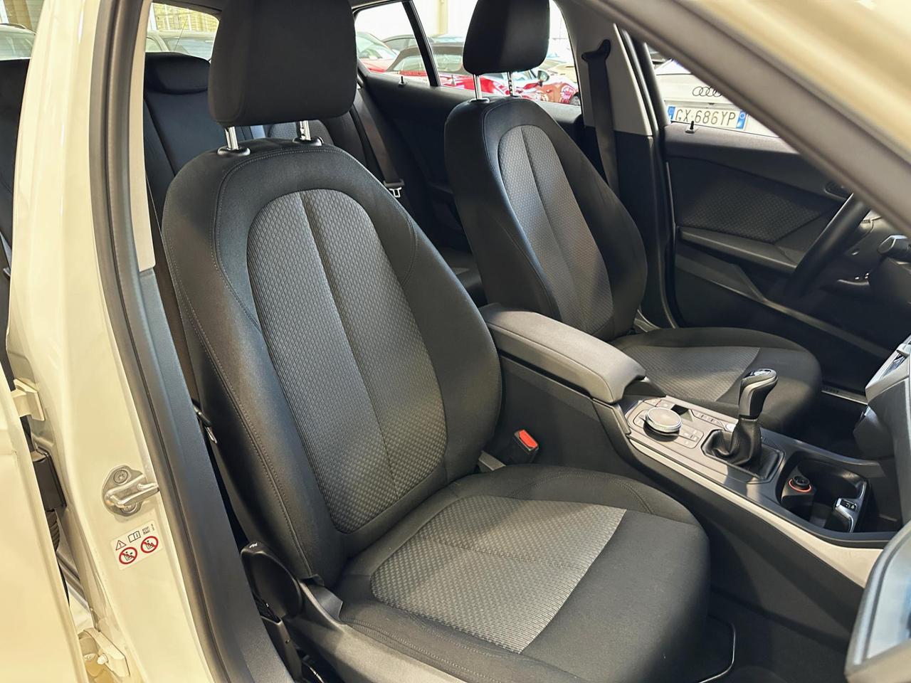 BMW 118 i Advantage - LED - 17"