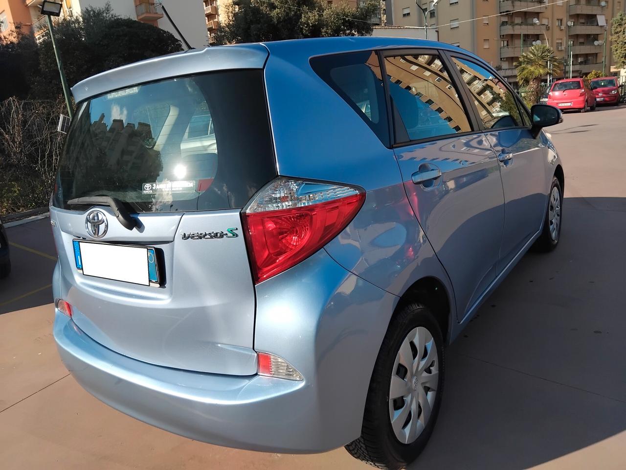 Toyota Verso-S 1.3 MT Active