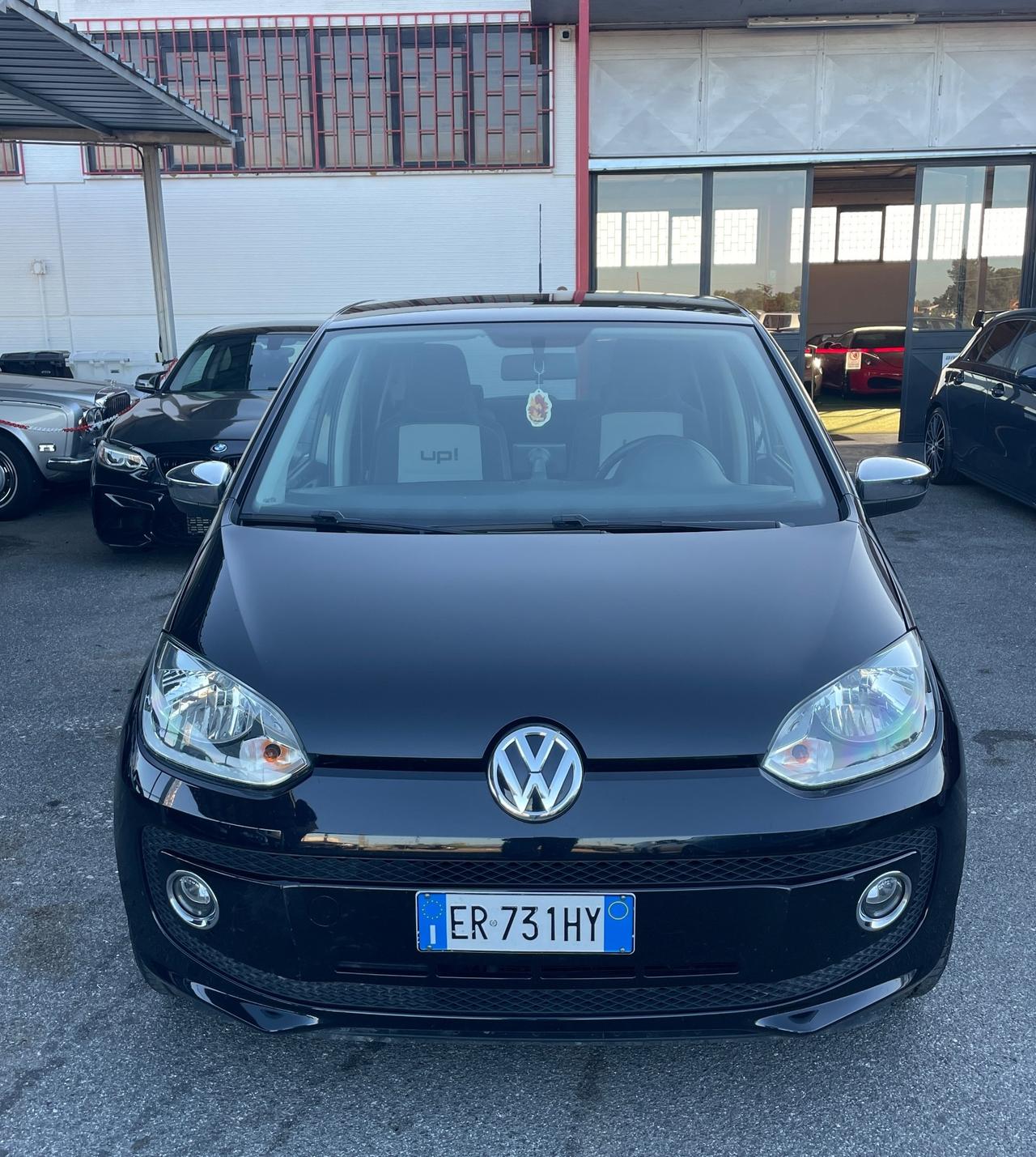 Volkswagen UP high up BLACK EDITION