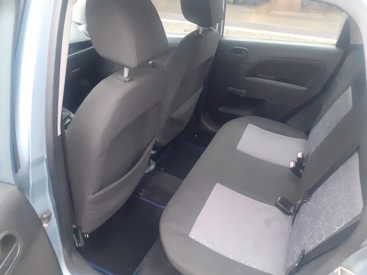 Ford Fiesta 1.2 16V 5p. Ghia