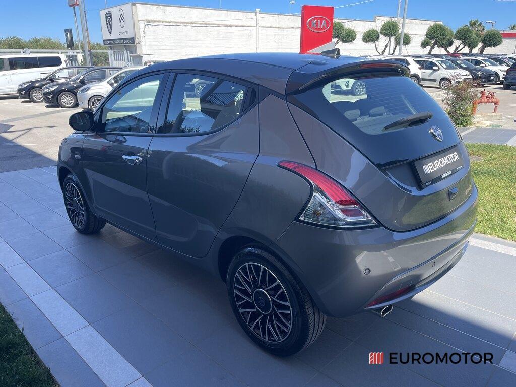 Lancia Ypsilon 1.0 FireFly Hybrid Platino