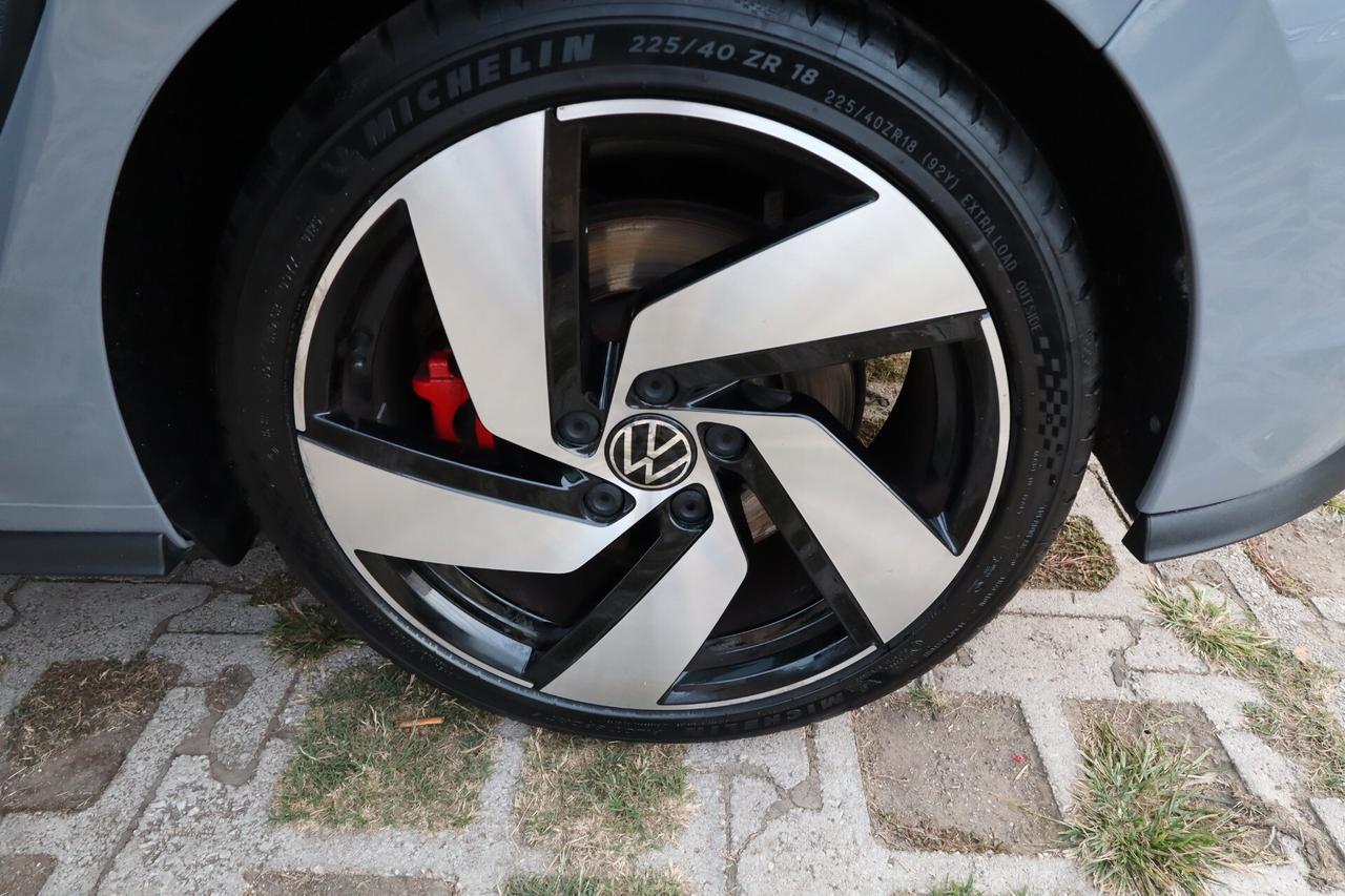 Volkswagen Golf 2.0cc TSI 245cv TCR DSG 5p. BMT GTI