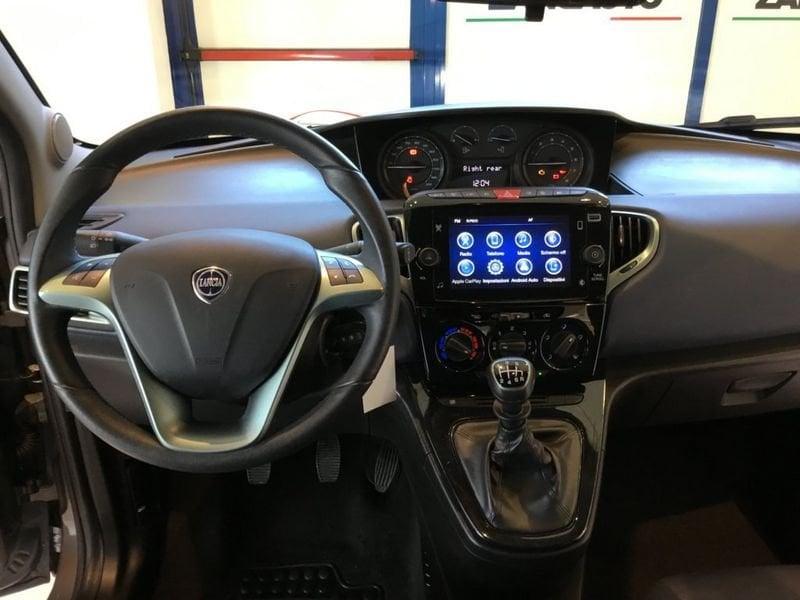 Lancia Ypsilon 1.0 FireFly 5 porte S&S Hybrid Platino