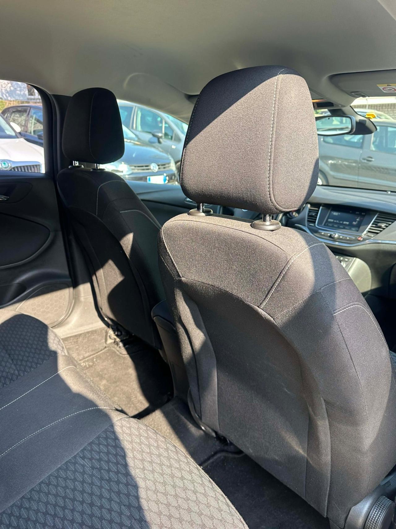 Opel ASTRA 1.6 CDTi FULLOPT KMCERT UNICOPR