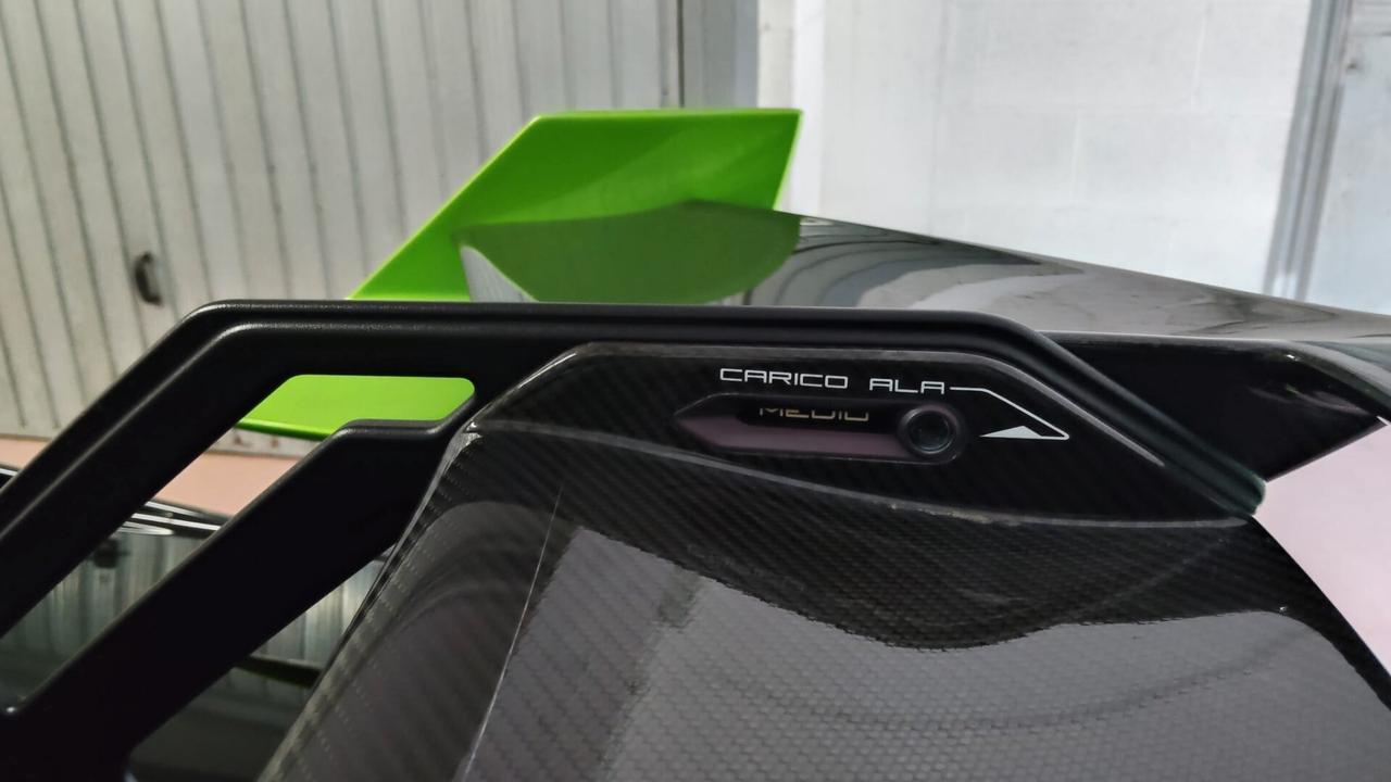 LAMBORGHINI HURACÁN STO - AKRAPOVIC