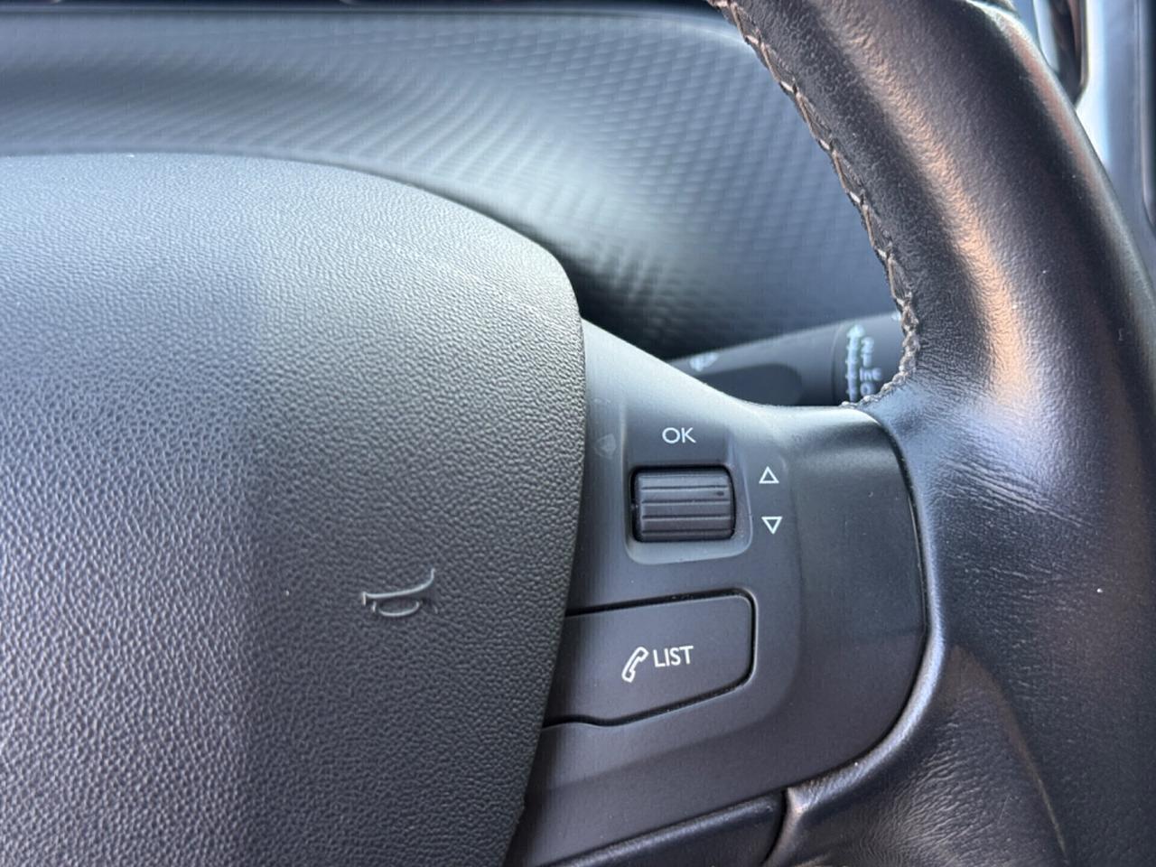 Peugeot 2008 1.2 puretech t Allure s