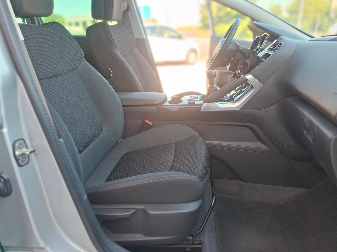 Peugeot 3008 , 1.6HDi Allure