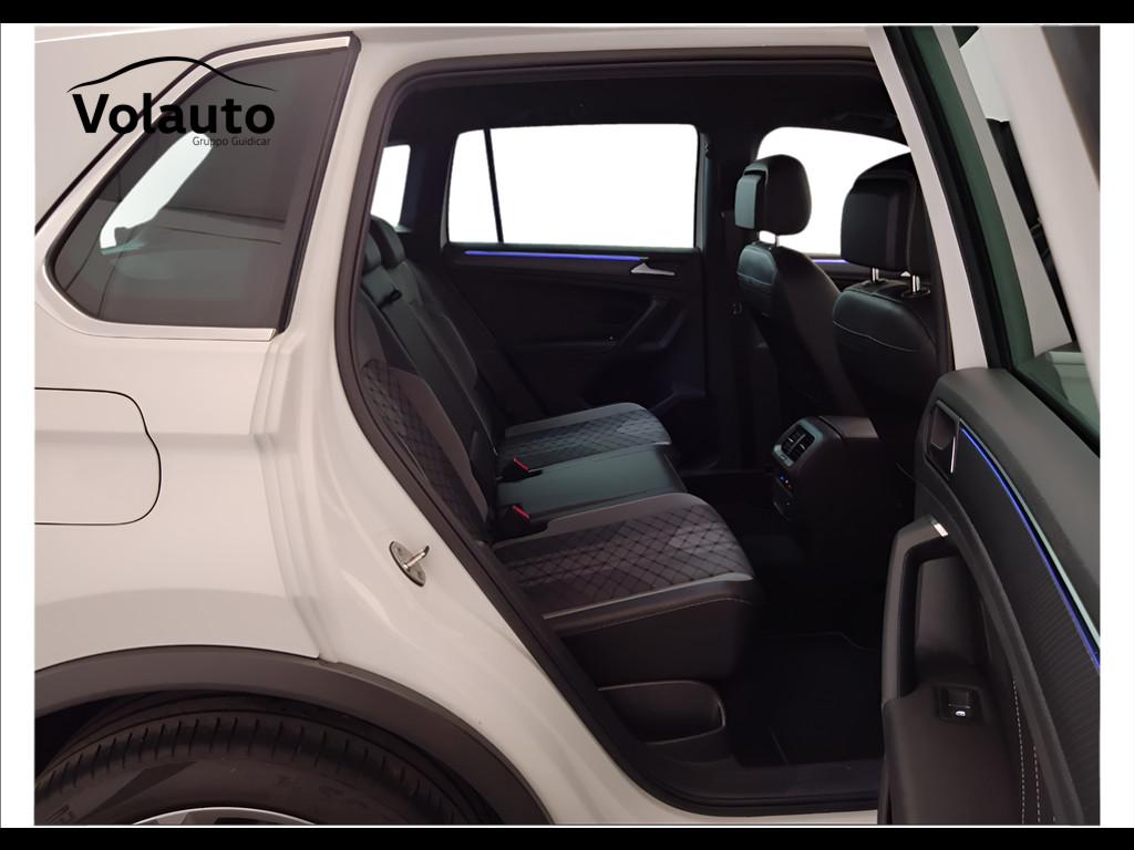 VOLKSWAGEN Tiguan II 2021 - Tiguan 2.0 tdi R-Line 4motion 150cv dsg
