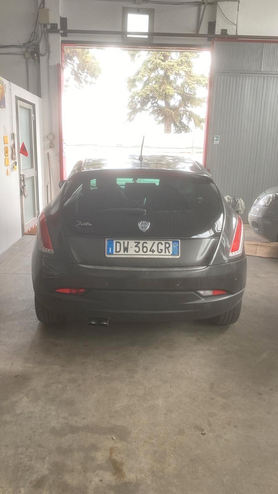 Lancia Delta 1.9 MJT Twinturbo DPF Oro