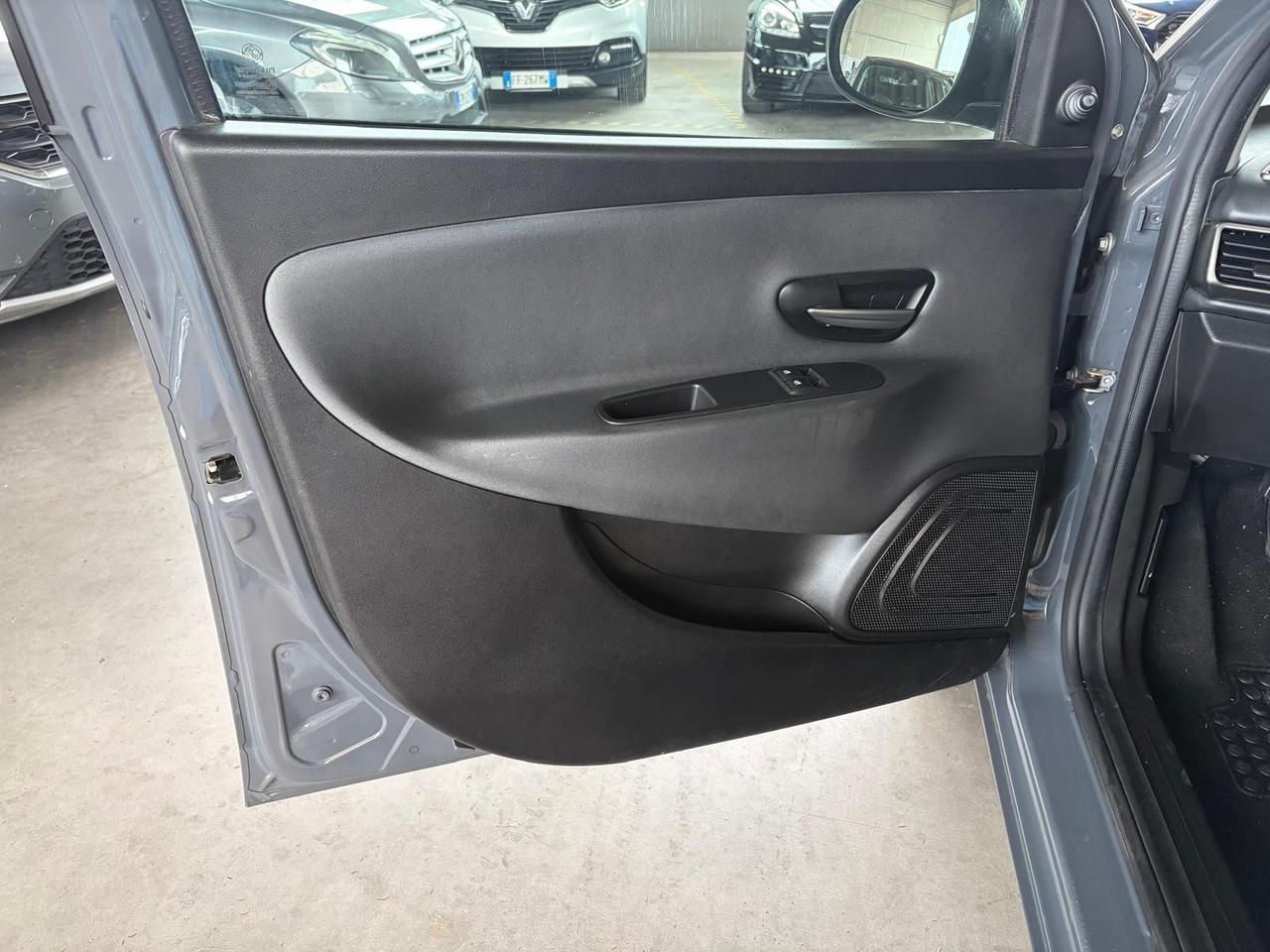 Lancia Ypsilon 1.2 69 CV 5 porte Elle