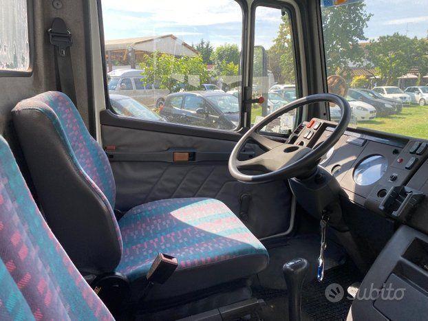 Mercedes carro attrezzi scarrabile con gru