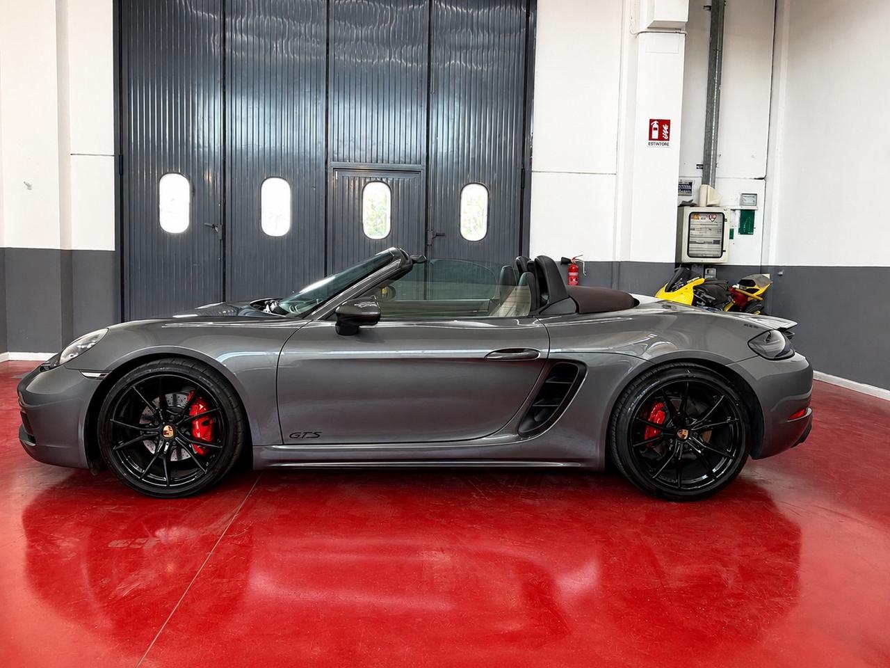 Porsche 718 Spyder Boxster 2.5 GTS esclusive manufactur
