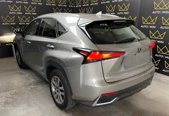 Lexus NX 300h Hybrid 4WD F-Sport