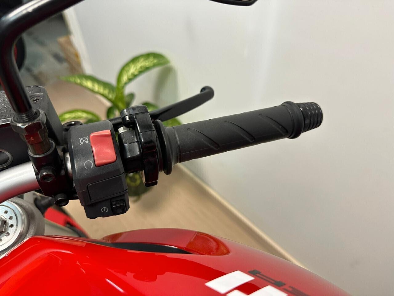 DUCATI MONSTER 696 DA 79€ AL MESE