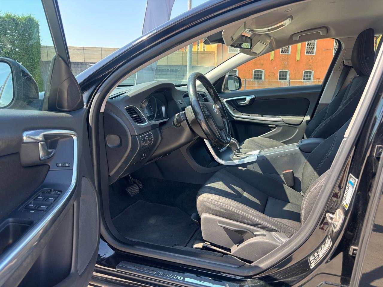 Volvo V60 D2 1.6 Powershift Momentum