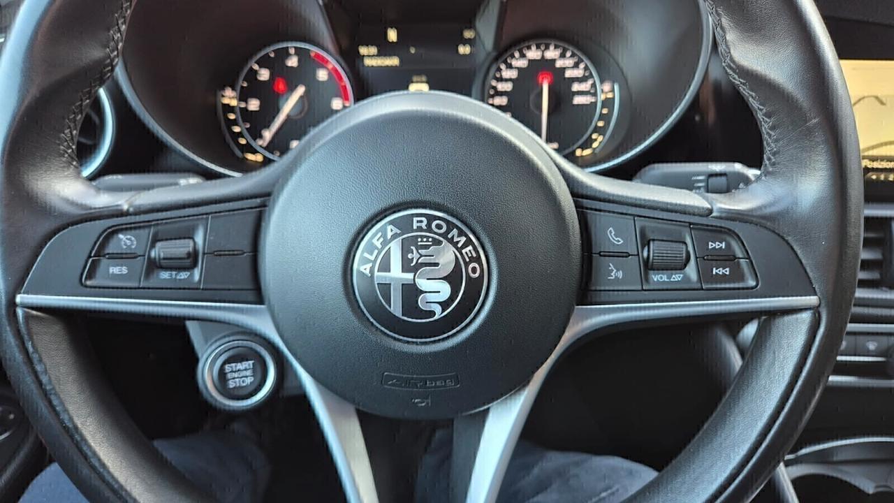 Alfa Romeo Giulia JTDM Super Full-Garanzia 3 anni