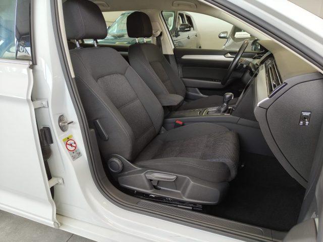 VOLKSWAGEN Passat Variant 2.0 TDI DSG *SCHERMO 9,2"*TAGLIANDI*UNICO PROP.*