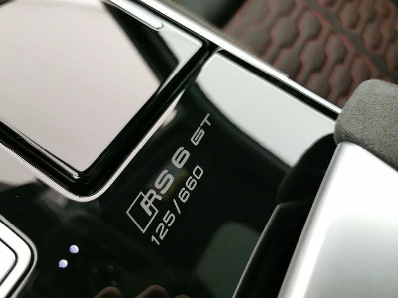 Audi A6 RS6 Avant 4.0 mhev performance quattro tiptronic