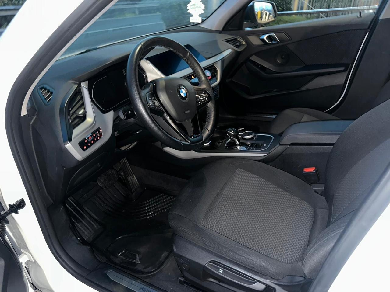 Bmw 120 120d xDrive 5p. Advantage