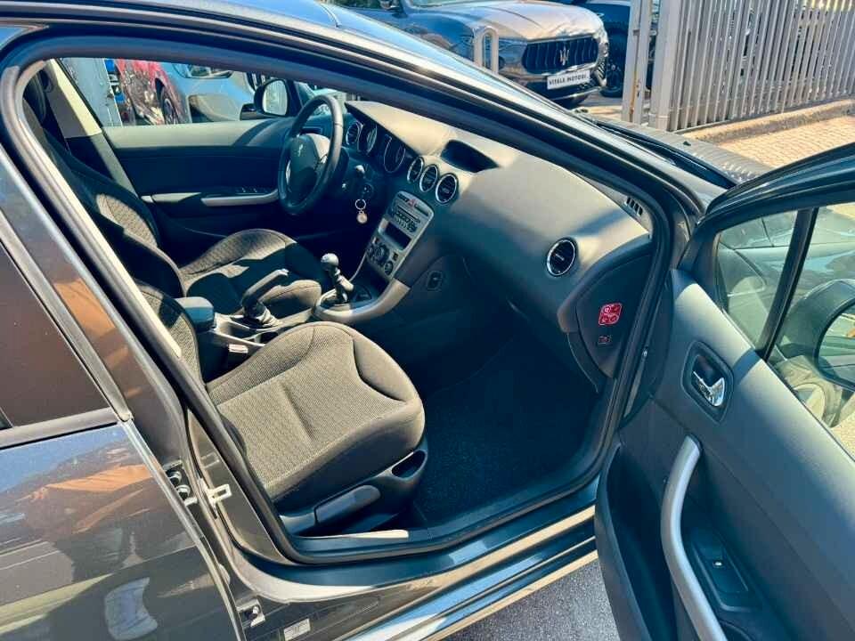 Peugeot 308 1.6 HDi 110CV 7 POSTI