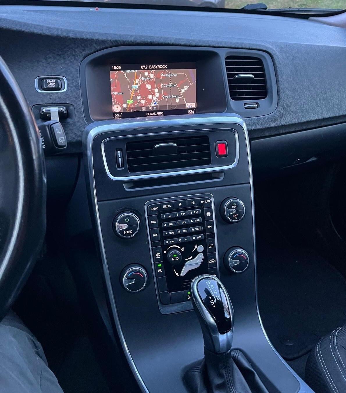 Volvo V60 Cross Country D3 Geartronic Pro MY18