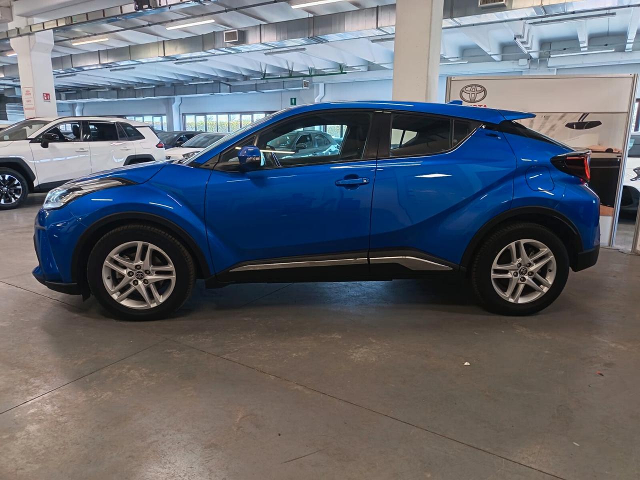 Toyota C-HR 1.8 Hybrid E-CVT Business