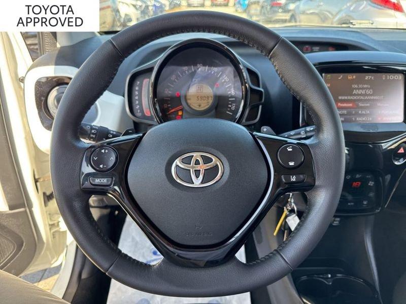 Toyota Aygo 1.0 X-PLAY 5P M-MT