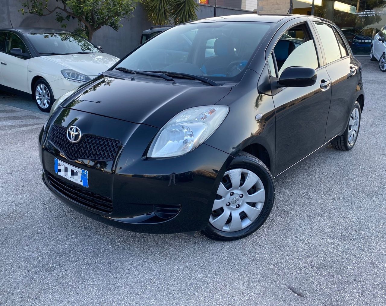 Toyota Yaris 1.0 5 porte Sol