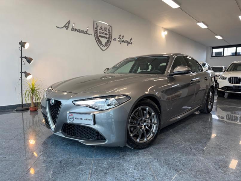 Alfa Romeo Giulia 2.2 T Diesel At8 180cv Super Navi Paddle Full
