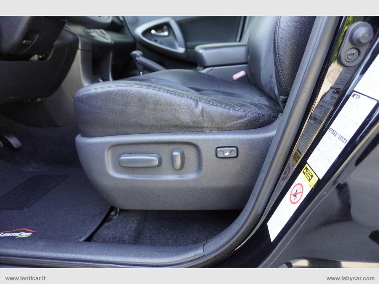 TOYOTA RAV4 Crossover 2.2 D-Cat A/T 150CV Exec.