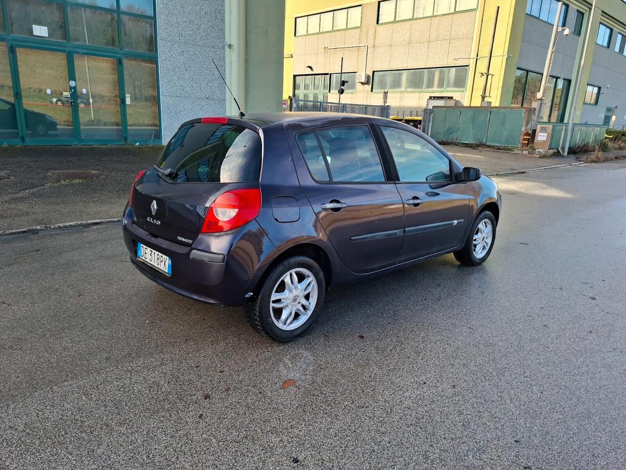 Renault Clio 1.2 16V 5 porte Luxe