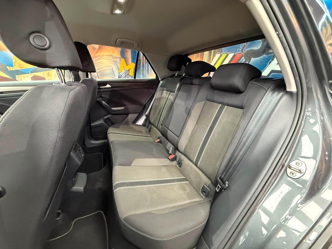 Volkswagen T-Roc 1.6 TDI SCR Advanced BlueMotion Technology (675)