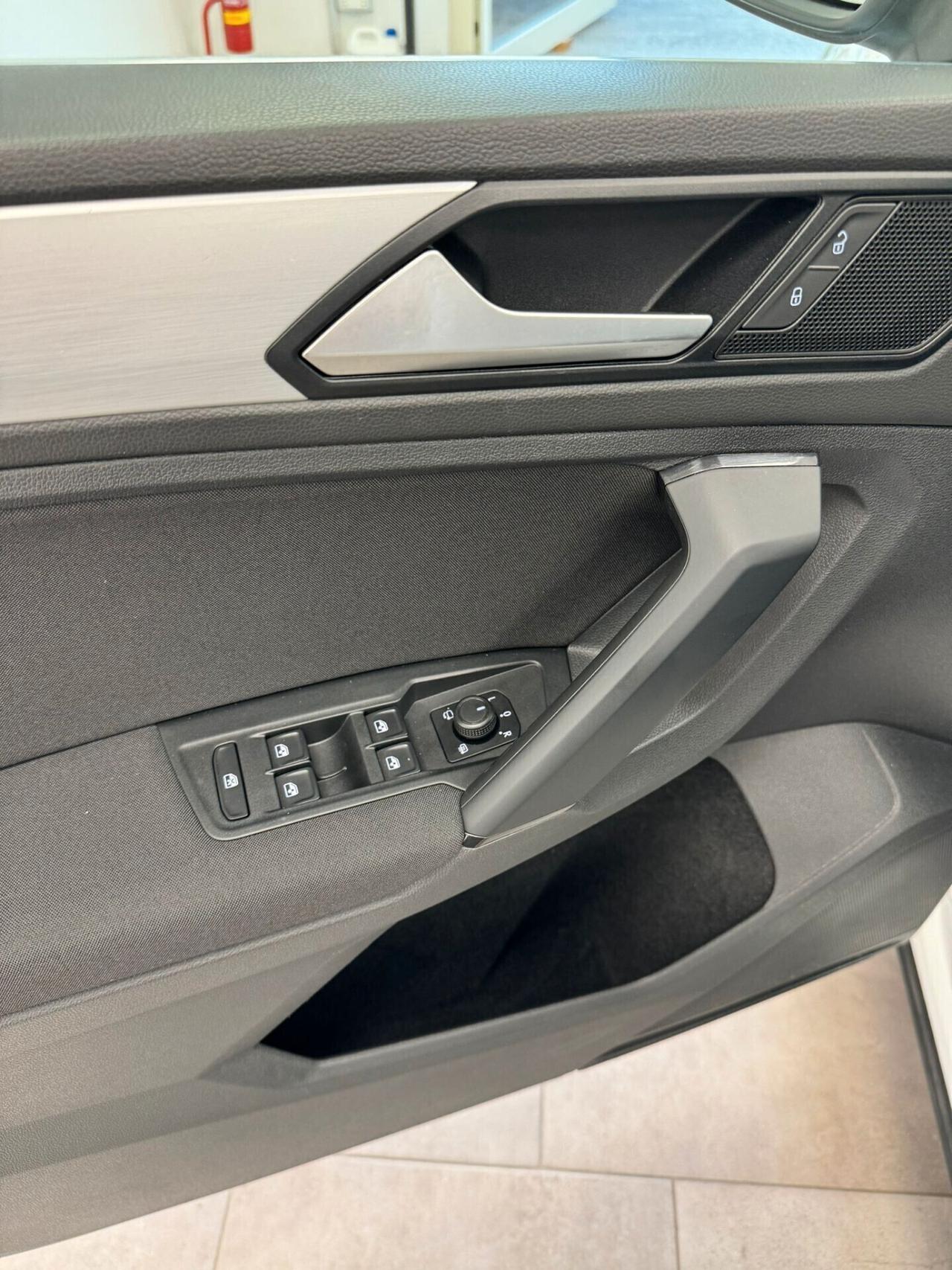 VOLSWAGEN TIGUAN 2.0 TDI 150 CV R-LINE DSG -2020