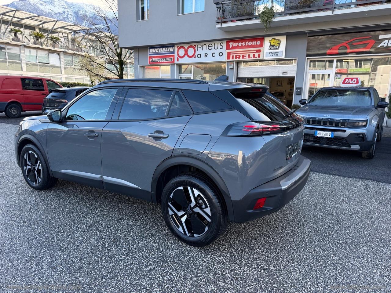 PEUGEOT 2008 PureTech 100 S&S Allure