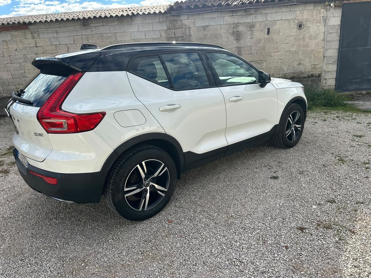 Volvo XC40 D3 AWD Geartronic R-DESIGN