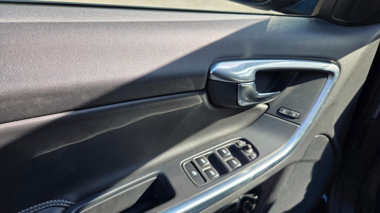 Volvo V60 D3 Geartronic Momentum Automatica