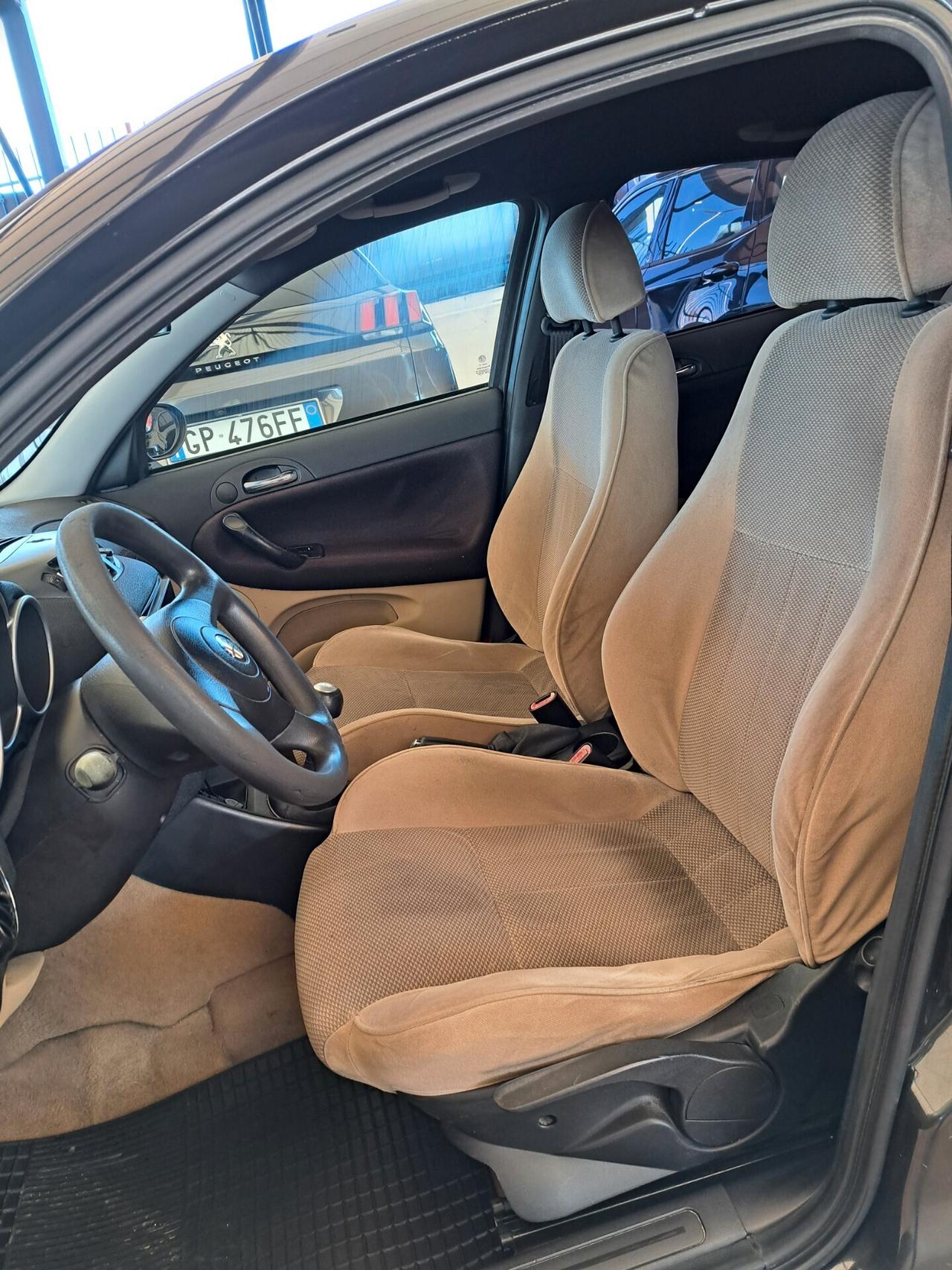 Alfa Romeo 147 1.9 JTD 115 CV 3p. Distinctive