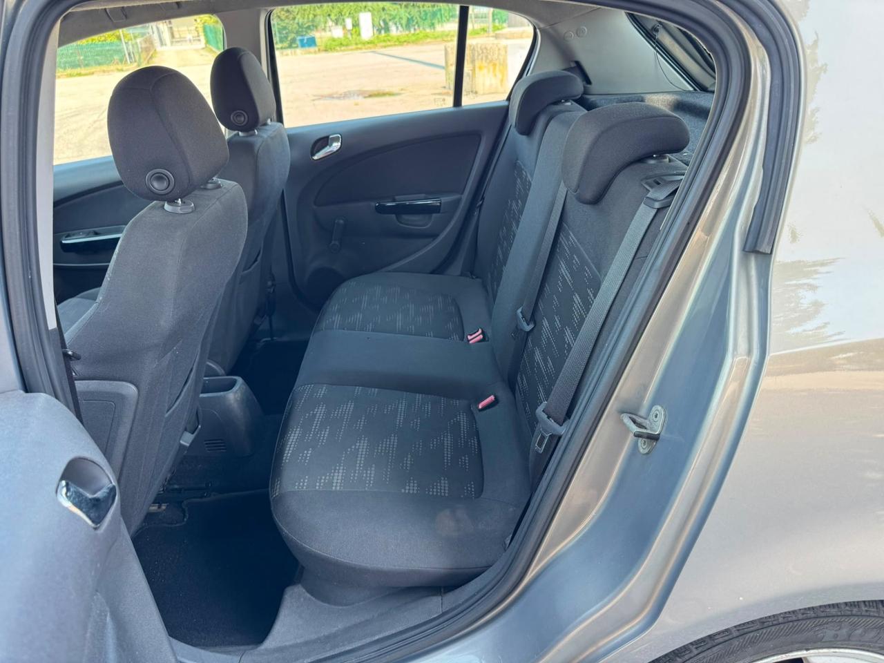 Opel Corsa 1.2 5 porte Cosmo