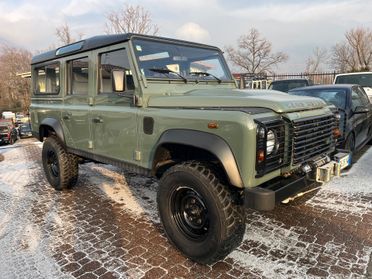 Land Rover Defender 110 2.4 TD4 Station Wagon SE
