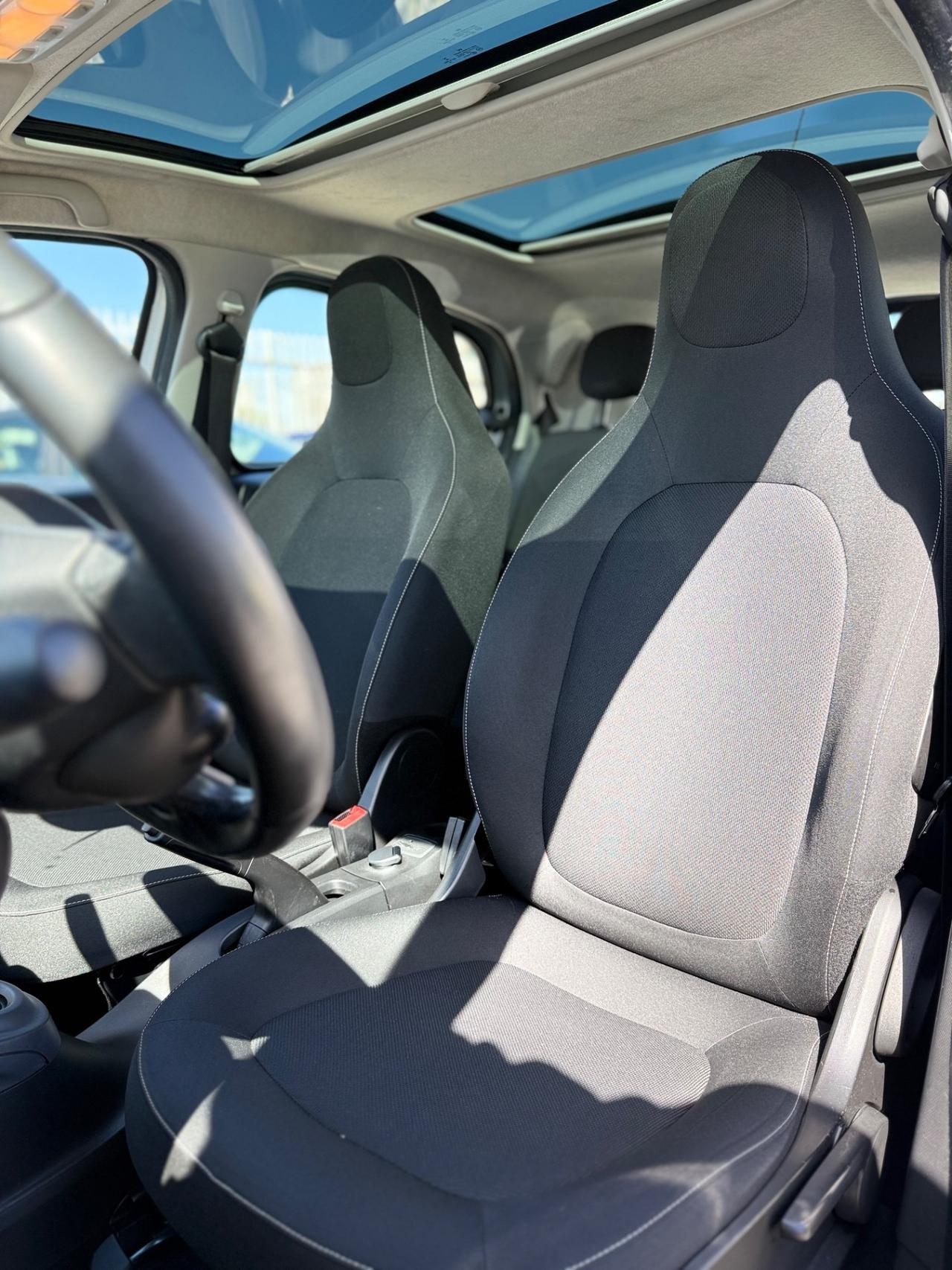 Smart ForFour 70 1.0 twinamic Safetown Silver