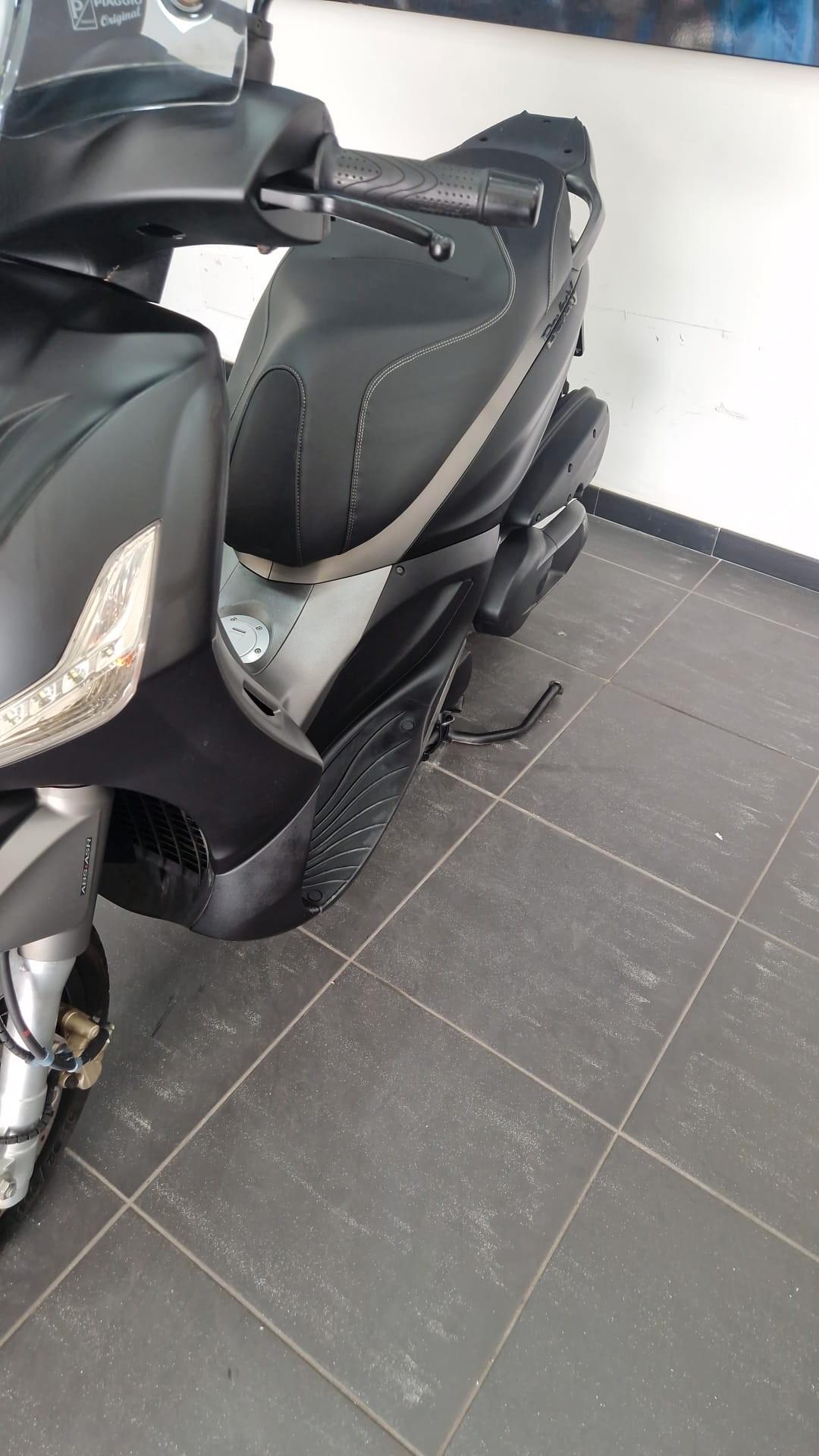 Piaggio Beverly 350 BASE