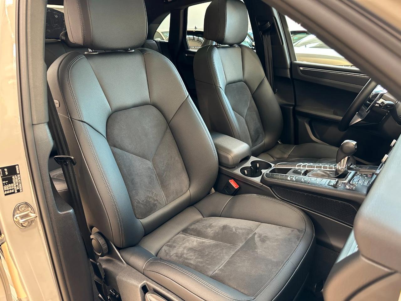 Porsche Macan 2.0 245cv PDK-GESSO-20"-Tetto - Camera - Scarichi