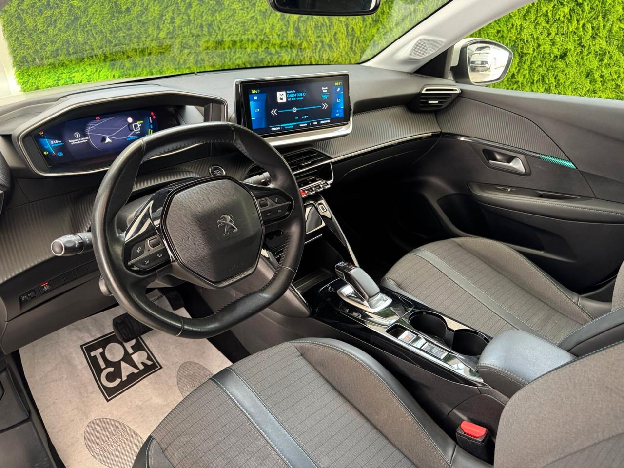 Peugeot 208 motore elettrico 136 CV 5 porte Allure
