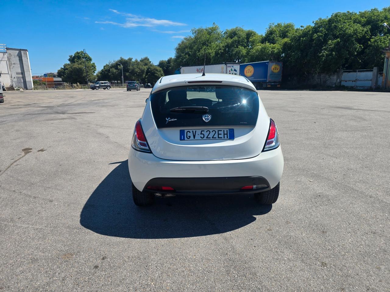Lancia Ypsilon 1.2 69 CV 5 porte GPL Ecochic Silver
