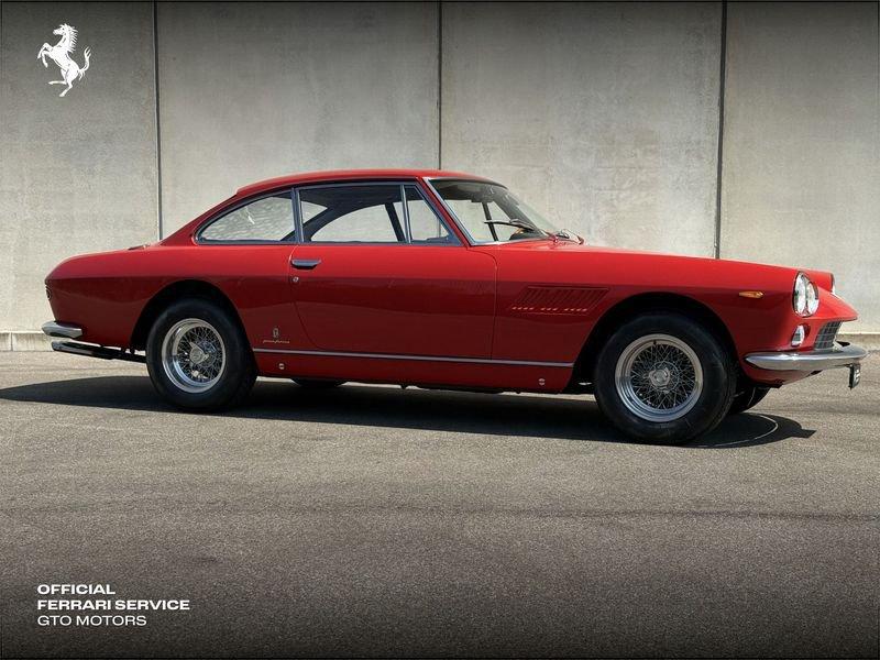 Ferrari 330 GT 2+2 restauro da concorso