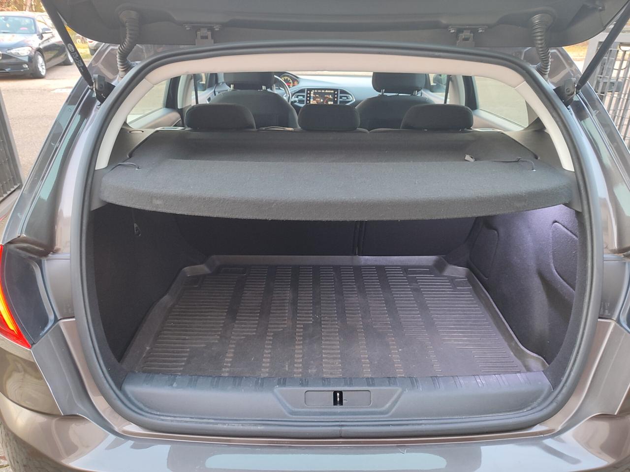 PEUGEOT 308 DEL 2014 TURBO BENZINA EURO6B 8GOMME