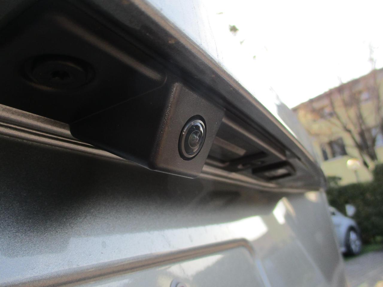 Jeep Avenger 1.2 turbo e-hybrid mhev Altitude fwd 110cv edct6