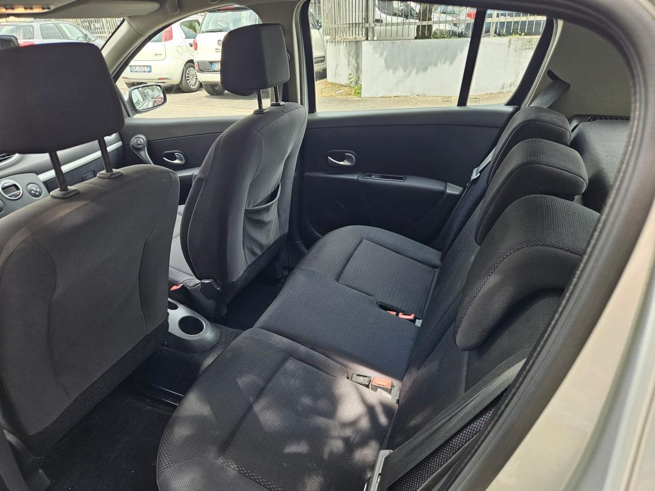 Renault Clio 1.2 16V 5 porte Dynamique