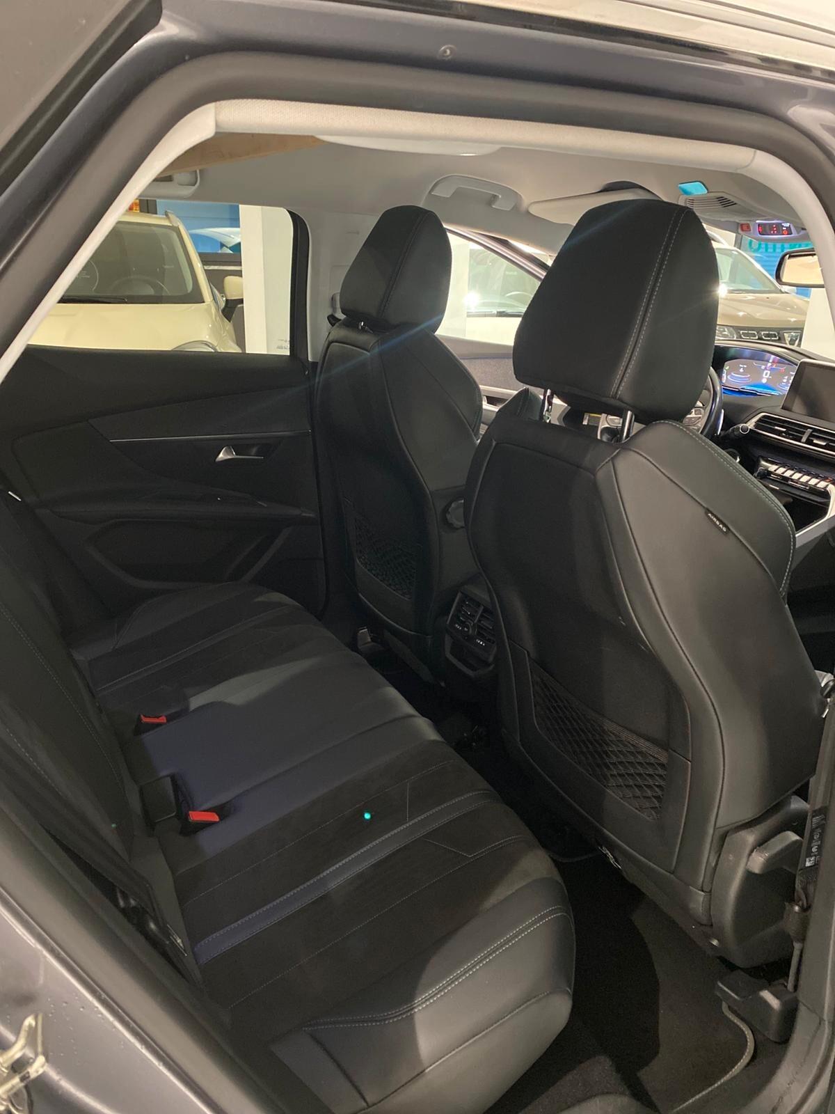 Peugeot 3008 BlueHDi 130 S&S EAT8 Allure